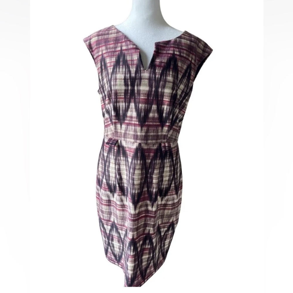 Women’s Size Medium Sleeveless V Neck Maroon Shift Dress By CB Established 1962